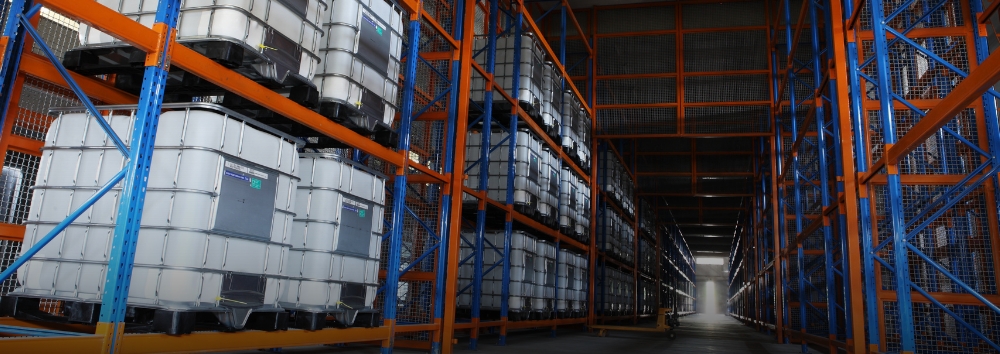 Použití IBC kontejnerů v různých průmyslových odvětvích